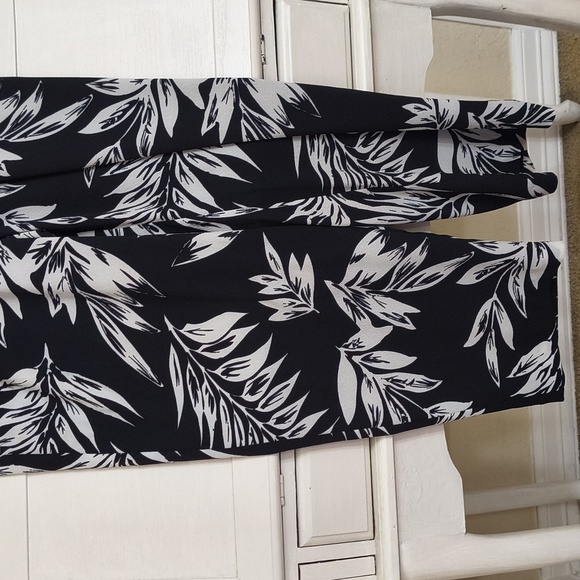 Ralph Lauren Monochrome Leaf Pattern Jumpsuit Size 14 P Scandinavian Vacation - Picture 8 of 9